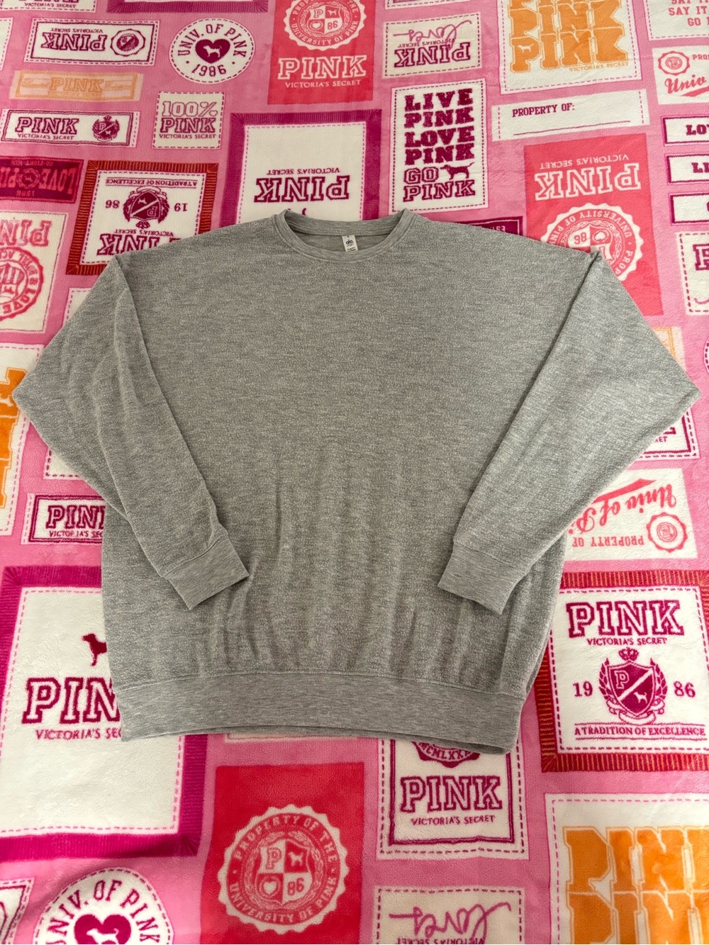 ALO Yoga Light Gray Crewneck Sweater